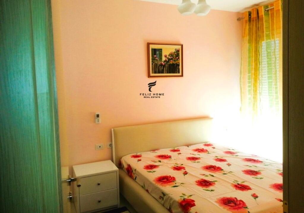 APARTAMENT ME QERA 1+1 ZOGU ZI 50.000 LEKE