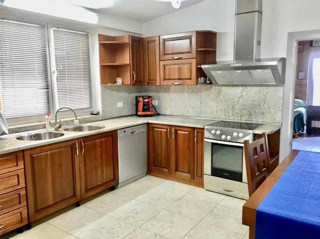 📣 RENT Apartment (Papafingo) 👉 Type 4+1 With 2 Bathrooms And 2 Parking Spaces 📍 Dry Lake, Tirana ✨