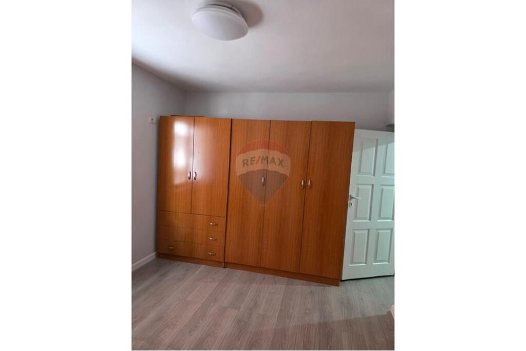 Shitet Apartament 1+1 21 Dhjetori, Tiranë