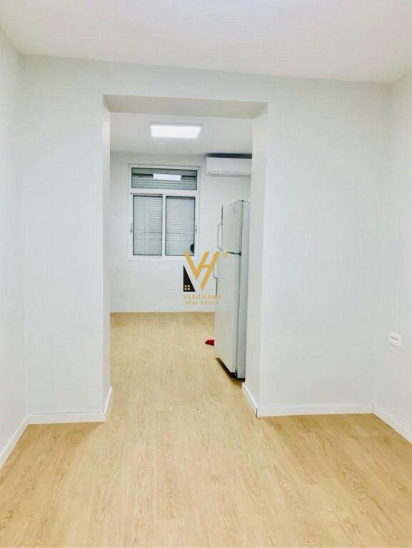 JEPET ZYRE 36 M2 ME QERA TE BLLOKU 40.000 LEKE