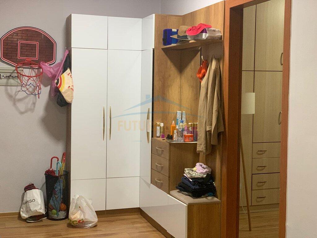 Qera , Apartament 2+1+ Post parkimi , Yzberisht