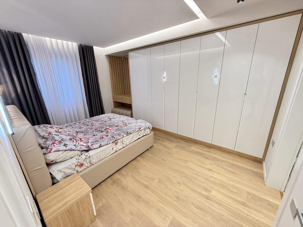 📣 QERA SUPER Apartament 2+1 Me 2 Tualete Dhe 2 Poste Parkimi 📍Kompleksi FZ, Liqeni i Thate ✨