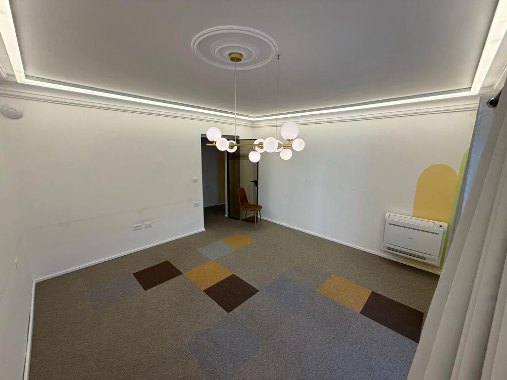 AMBIENTE UFFICIO 130M2 IN AFFITTO PRESSO VIA DURRESI