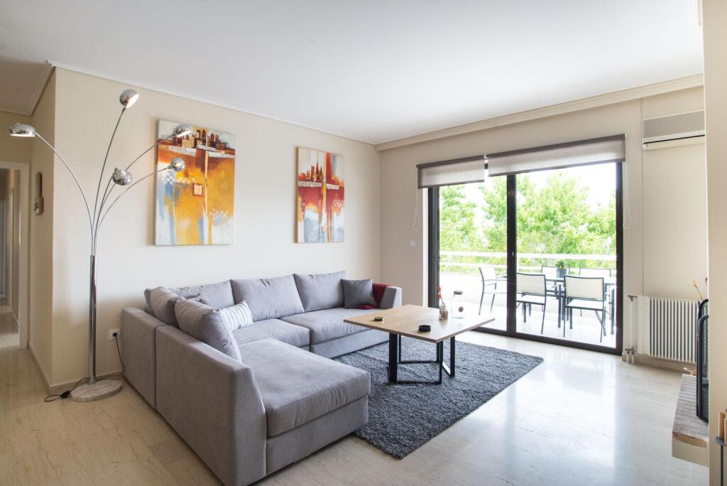 Apartament me qera 2+1+ Post Parkim Ne Kinostudio (ID B2201559) Tirane