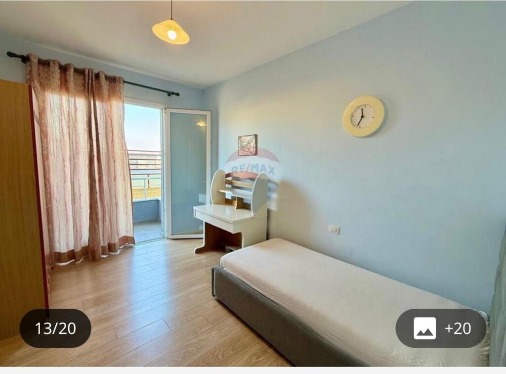 Affittasi 2+1+2 Via Peti Lago Secco 700€