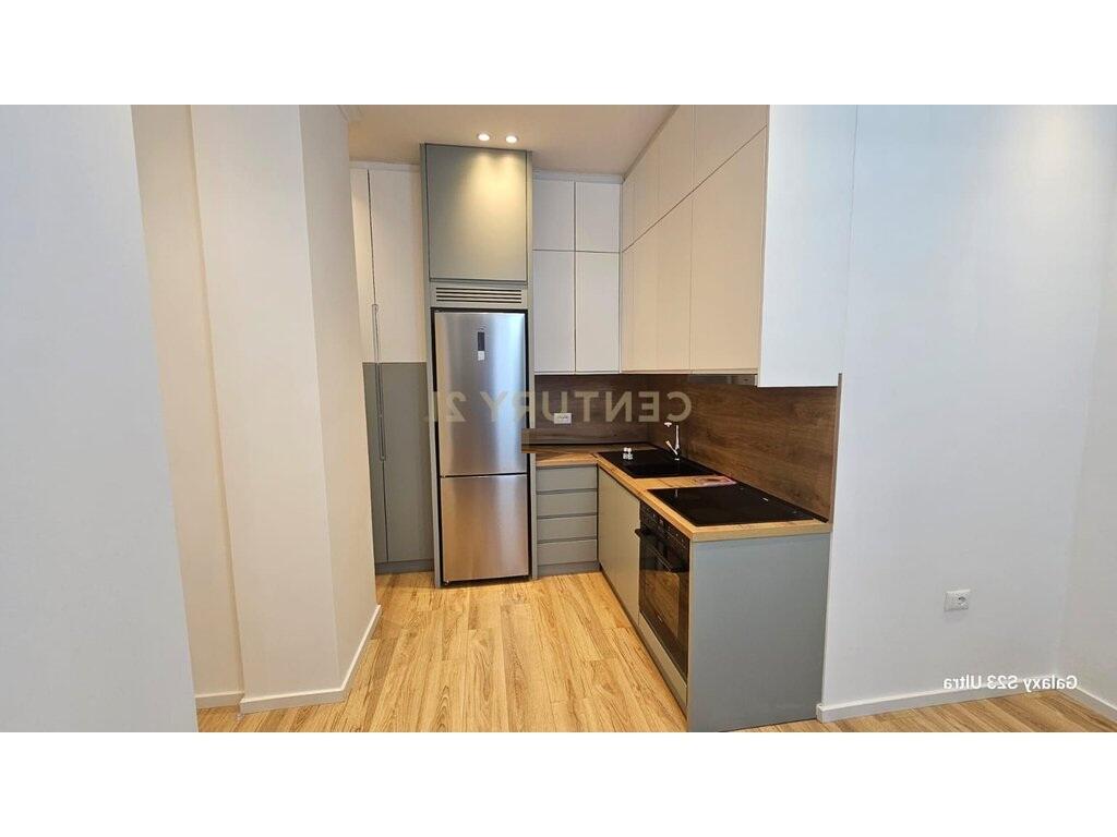 Jepet me qera apartament 2+1 Xhamllik