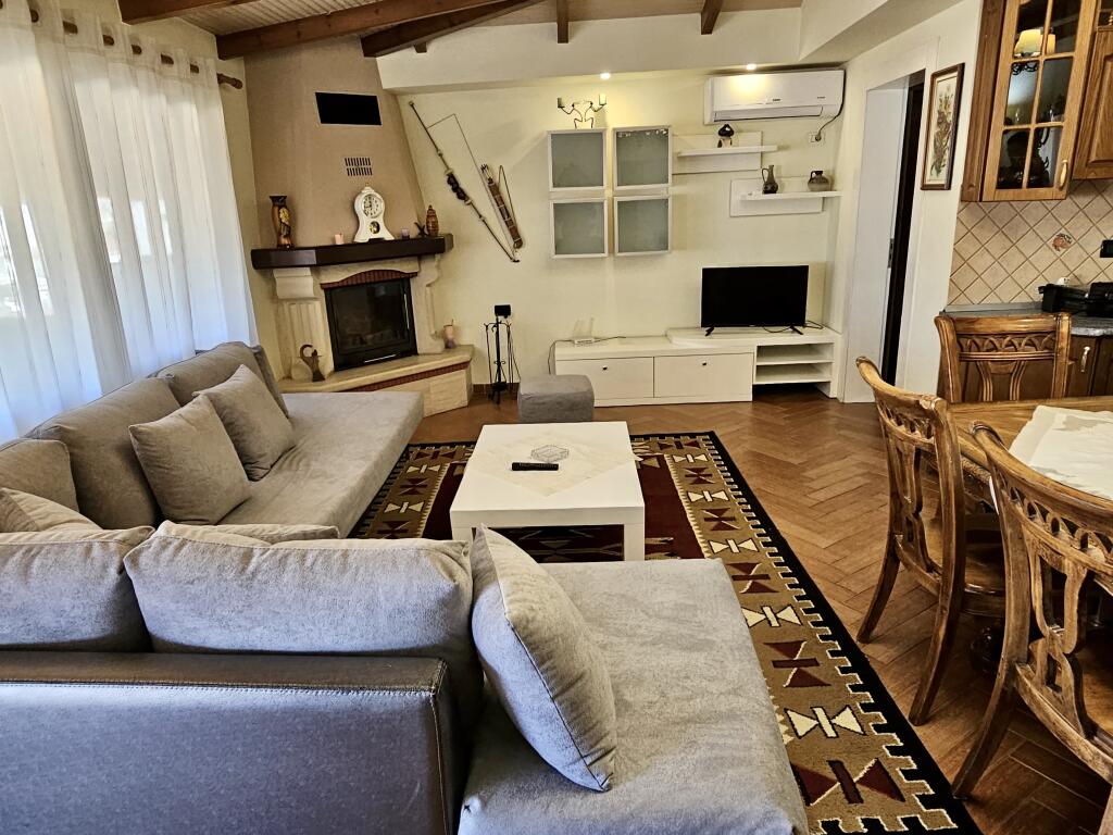 📣 QERA Apartament 3+1 Me 2 Tualete, Verandë Dhe Parking 📍 Rruga Nikollë Filja, Tiranë ✨