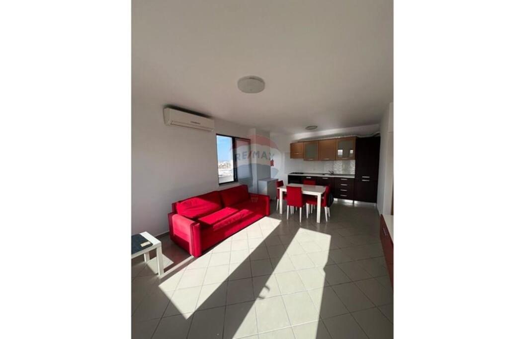 Jepet Apartament me Qira 2+1+2 te Brryli