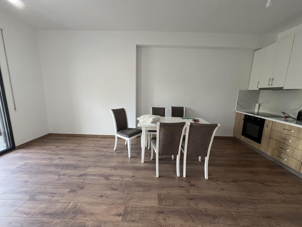 Apartment 2+1+2 for sale Elbavo Bulevardi i Ri