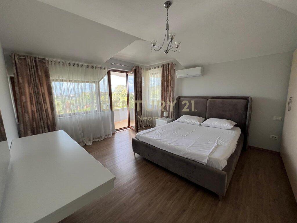 Jepet me qira kat vile 2+1+2 pranë Liqenit të Tiranës