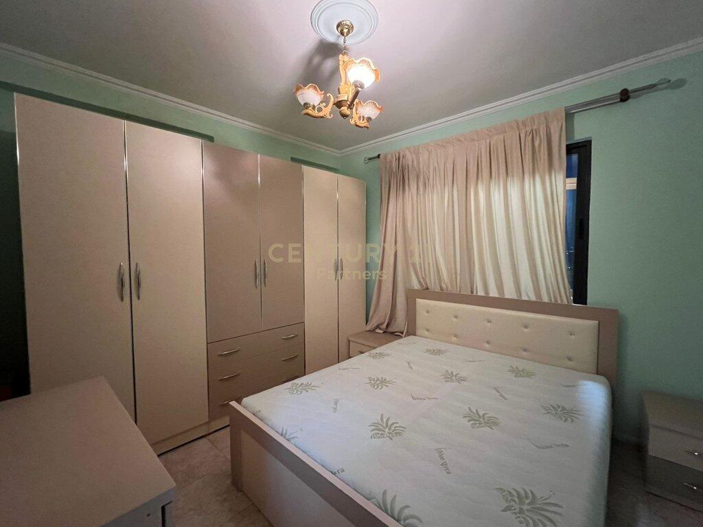 APARTAMENT 1+1 ME QIRA, STACIONI I TRENIT