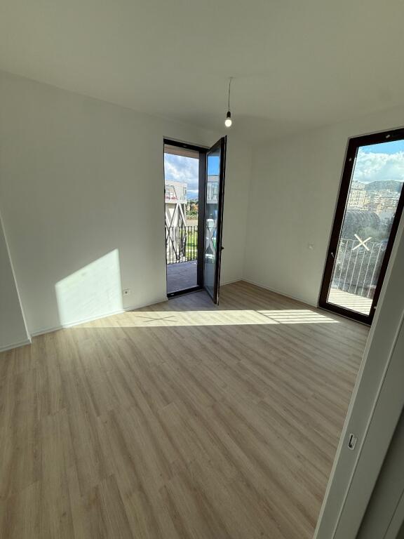 SUPER AMBIENT PER ZYRE ME QIRA TE ALTANA REZIDENC , KOMUNA PARISIT