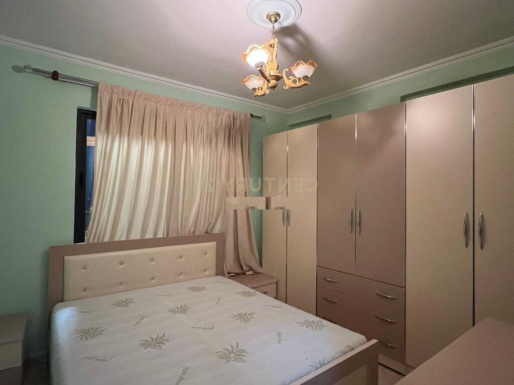 JEPET APARTAMENT 1+1 ME QIRA, STACIONI I TRENIT