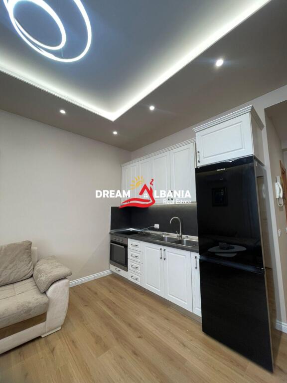 Jepet me qera apartament 1+1 ne rrugen e Kavajes prane Kompleksit Deliorgji (ID 42111486)