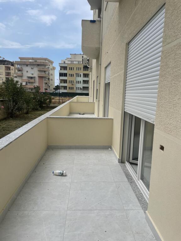 🏖️ Super Appartamento Appena Investito in Vendita a Shkëmbi i Kavajës! 🌅