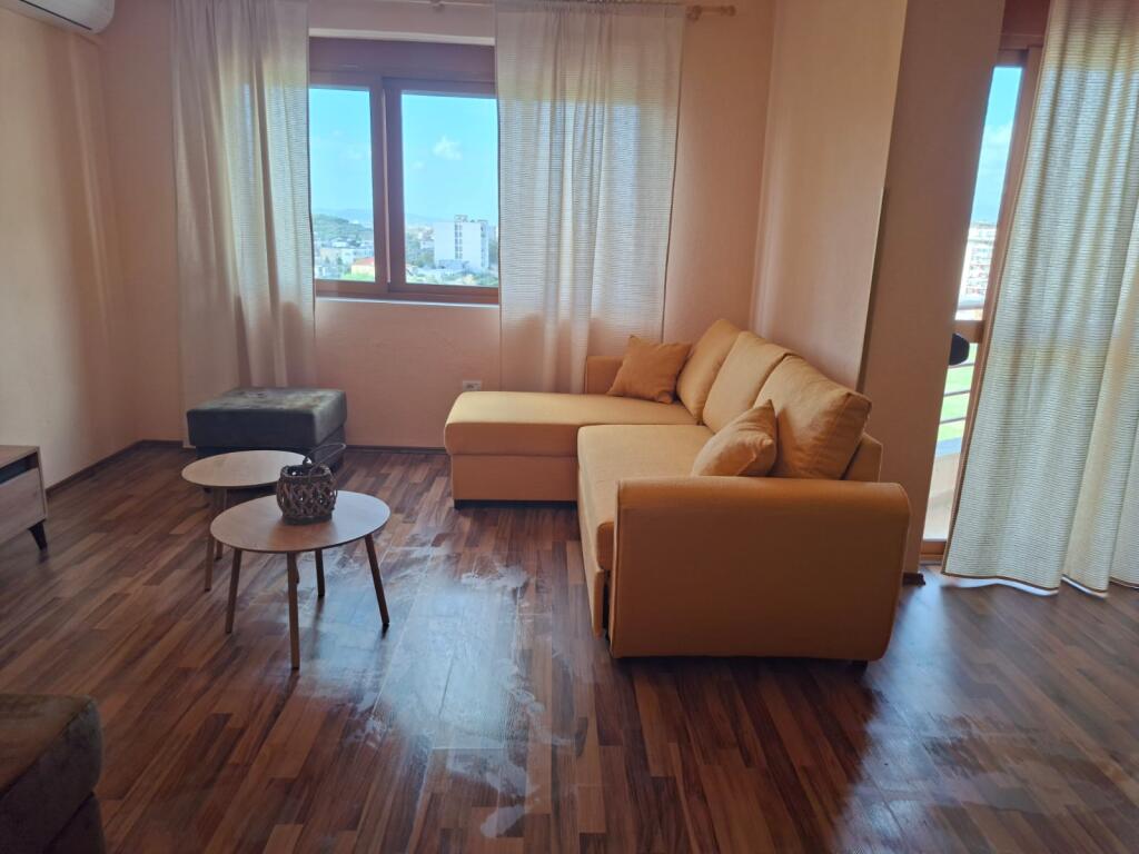 Jepet me qira apartament 2+1, 105 m² – Yzberisht, përballë Gega Oil