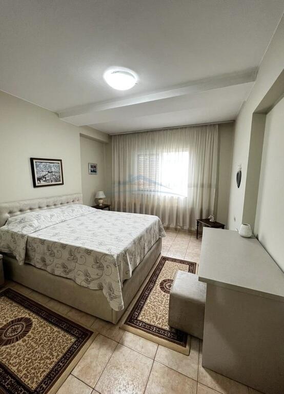 Qira, Apartament 2+1, Sheshi Wilson, Tiranë