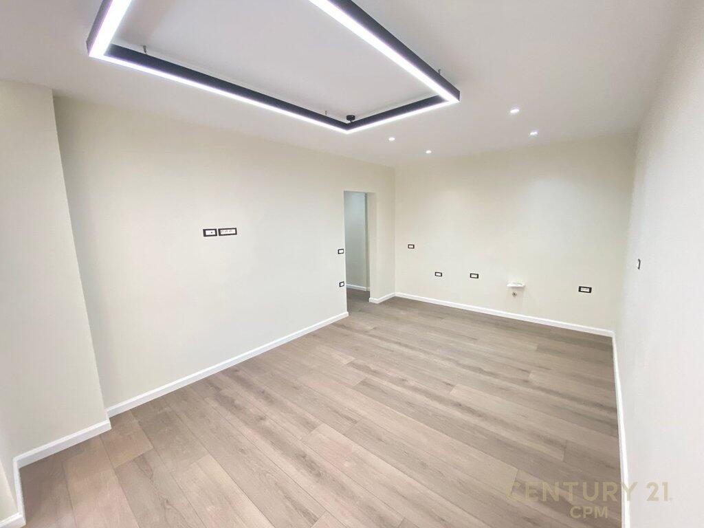 SHESIM APARTAMENT 1+1 TE KOMUNA PARISIT !!!