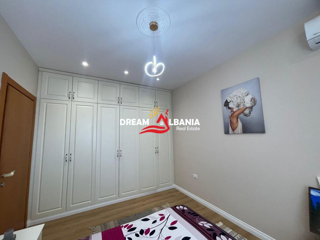 Jepet me qera apartament 1+1 ne rrugen e Kavajes prane Kompleksit Deliorgji (ID 42111486)
