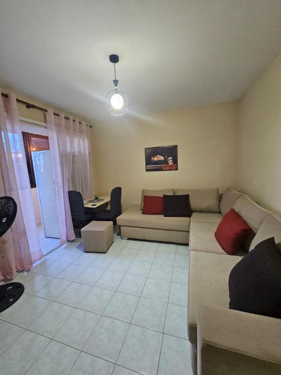 🏡 Jepet me qira super apartament në zonën më të mirë të Durrësit!