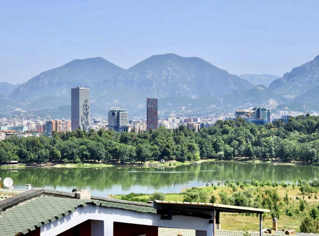 📣 RENT Apartment (Papafingo) 👉 Type 4+1 With 2 Bathrooms And 2 Parking Spaces 📍 Dry Lake, Tirana ✨