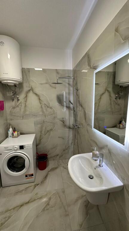 Qera, Apartament 1+1, Grand Gallery, Yzberisht, Tiranë.