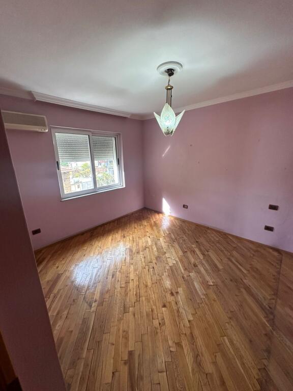 Apartament 2+1 per shitje ne Xhamllik