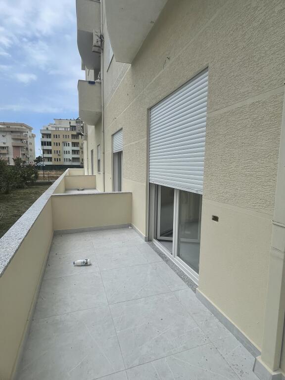 🏖️ Super Appartamento Appena Investito in Vendita a Shkëmbi i Kavajës! 🌅