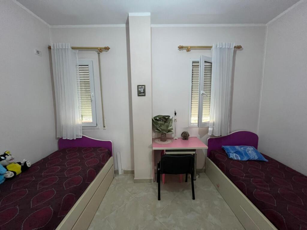 Shitet, Apartament 2+1, Rruga Jordan Misja pran Hipotekes, Tiranë.