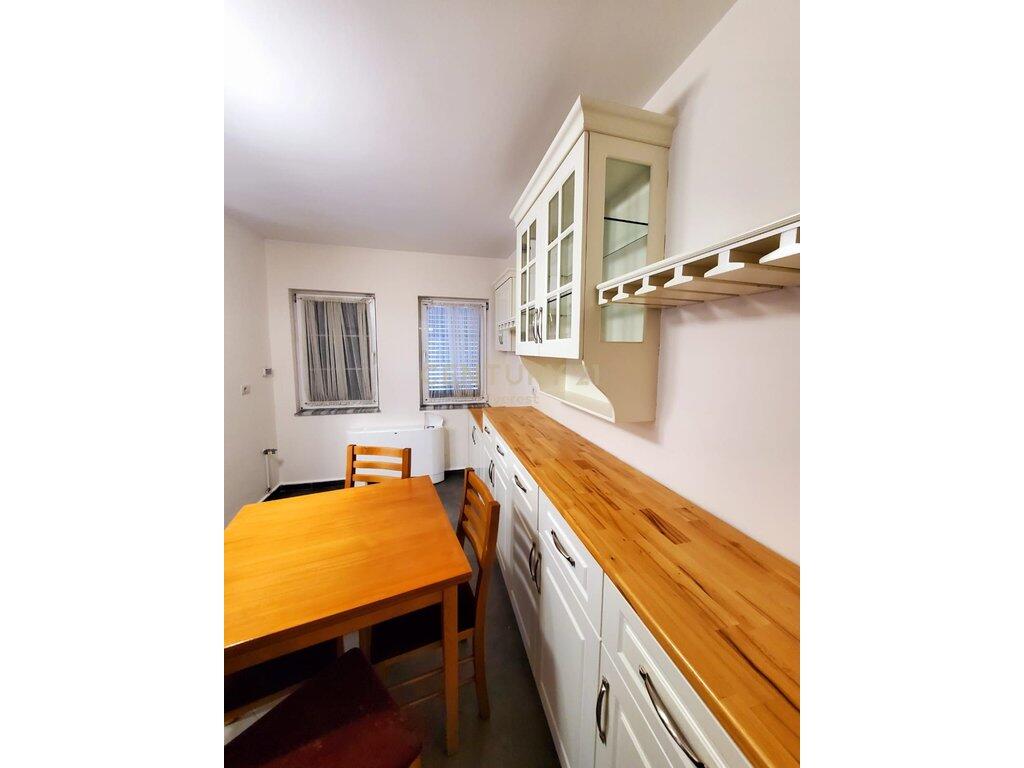 TEG, Vilë 3-katëshe me qira në Garden Villas