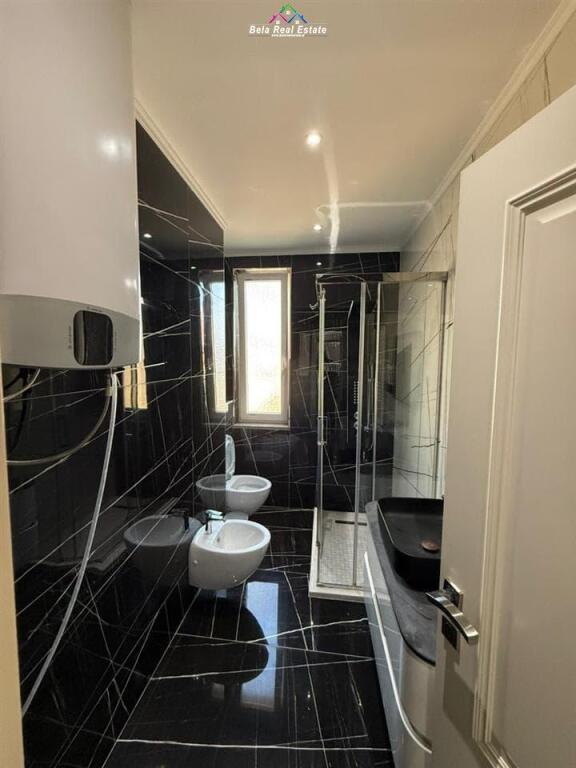 Apartament me Qera 2+1+2 ne Xhamllik (ID B2201443) Tirane