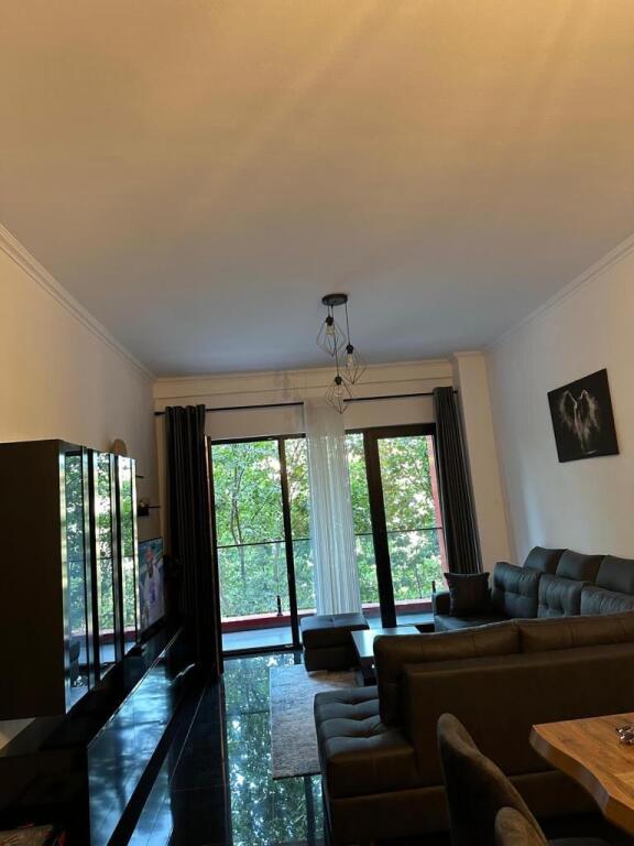 Apartament me qera 1+1 përballë Qsut-së