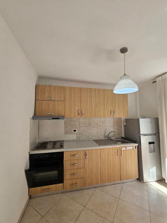 Affittasi Appartamento 1+1+1 con Balcone