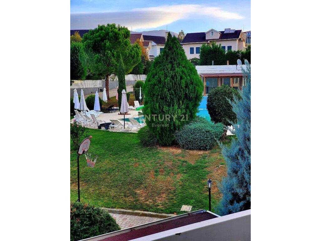 TEG, Vilë 3-katëshe me qira në Garden Villas