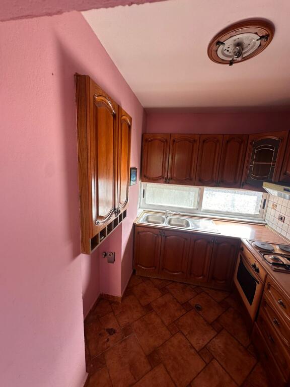 Apartament 2+1 per shitje ne Xhamllik