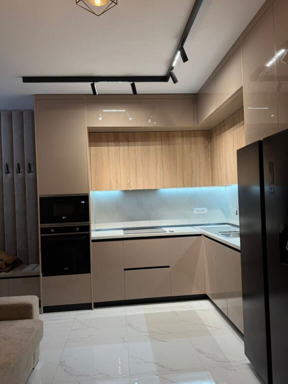 🏢Astir,prane Kompleksit “Molla” jepet me qera apartament 1+1,i sapo mobiluar 550Euro