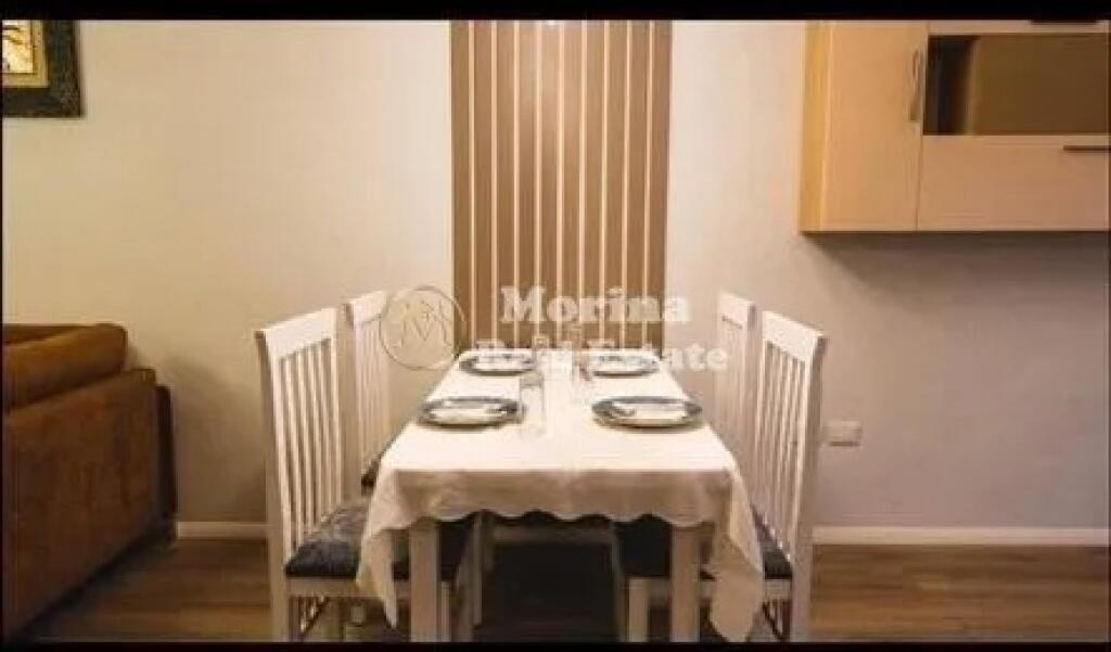 Qera, Apartament 2+1, Blloku, 1200 euro/muaj