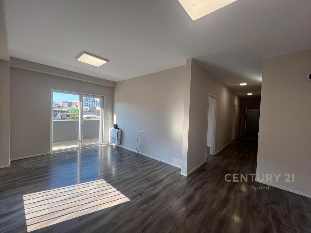 Ofrojme apartament 2+1 per shitje tek Hipoteka !