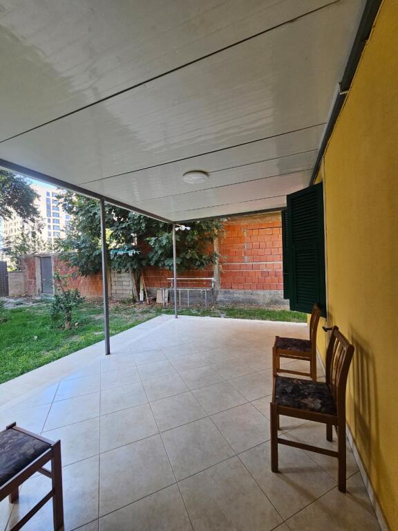 Affittasi Appartamento 1+1+1 con Balcone