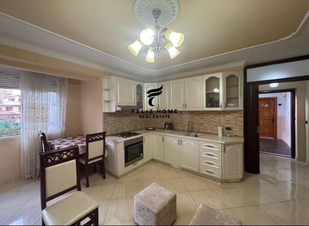 APARTAMENT ME QERA 2+1 PAZARI RI 600 EURO