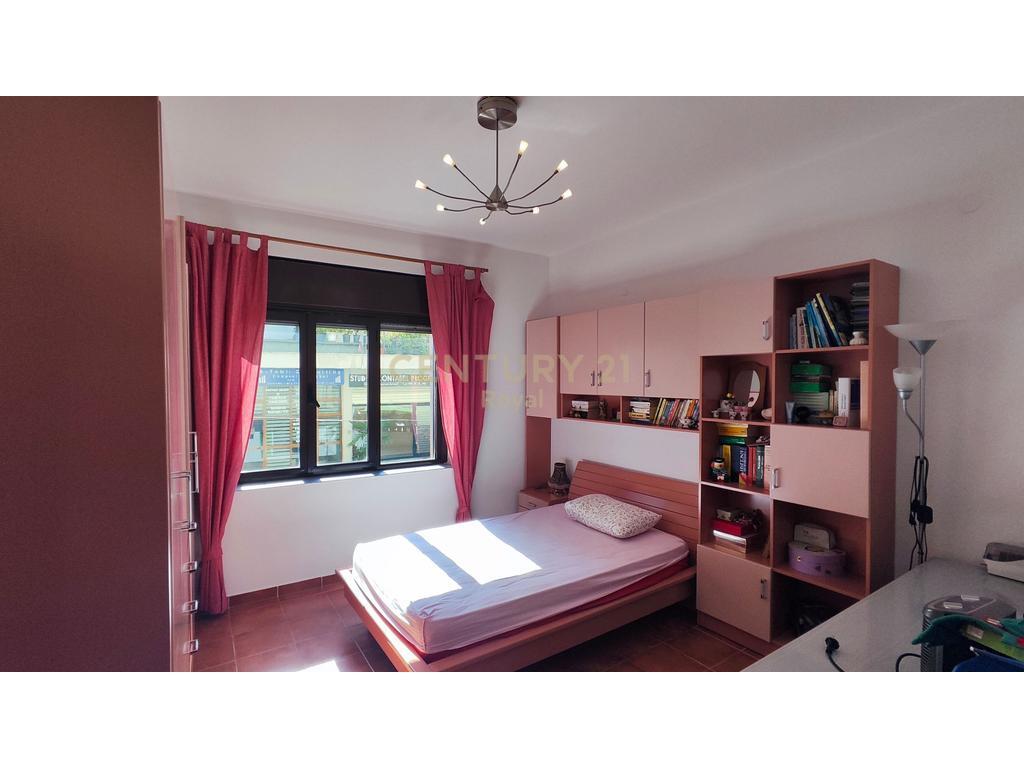 Apartament 4+1+2 per shitje prane rruges Myslym Shyri