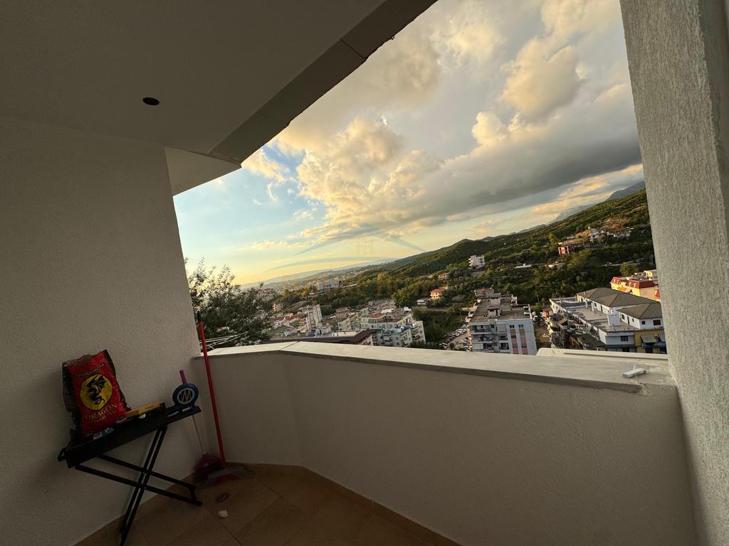 Shitet , Apartament 2+1+2+Post Parkimi , Fresk, Tirane.