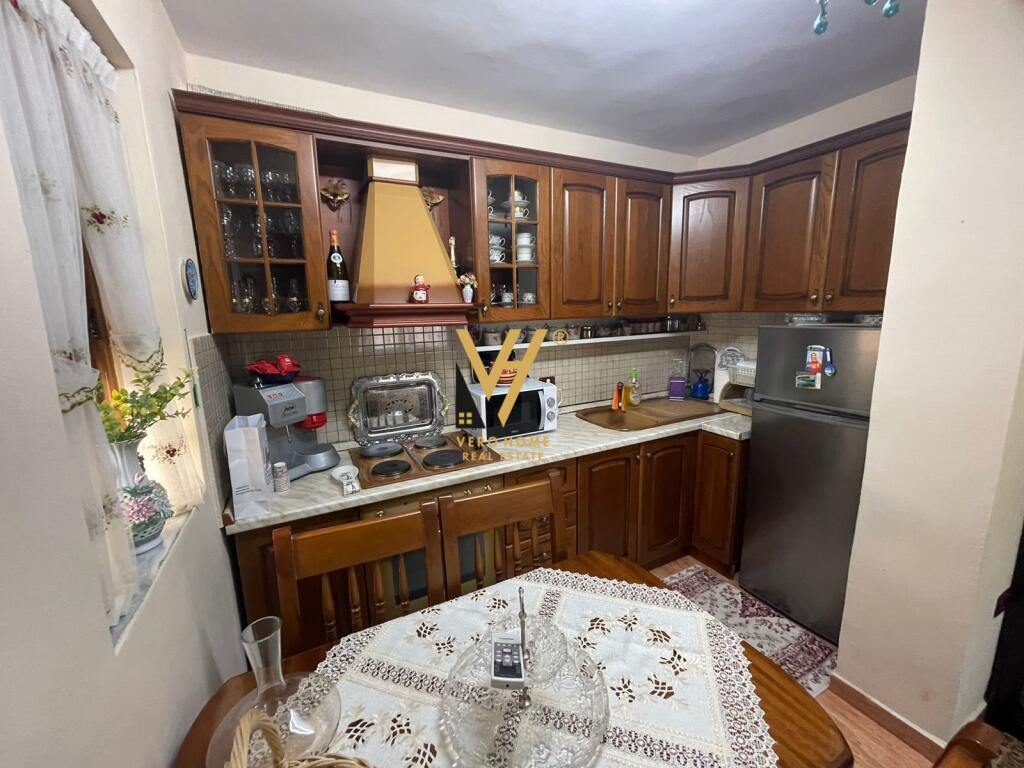 JEPET APARTAMENT 2+1 ME QIRA TE PAZARI I RI 60.000 LEKE