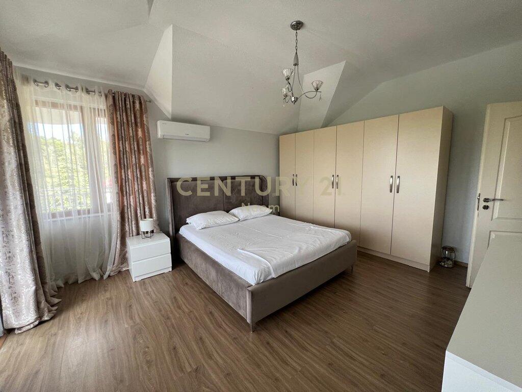 Jepet me qira kat vile 2+1+2 pranë Liqenit të Tiranës