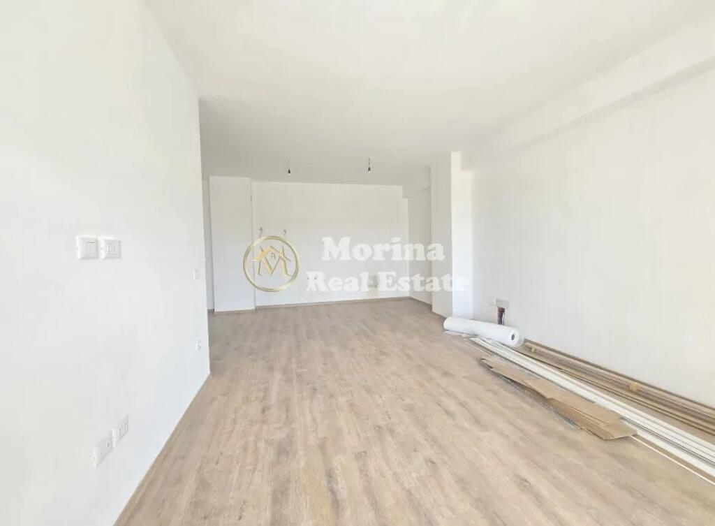 Shitet, Apartament 2+1, ne Laprake, te Kompleksi Aura, 176000 Euro.