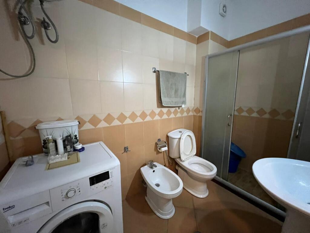 Shitet, Apartament 2+1, Rruga Jordan Misja pran Hipotekes, Tiranë.
