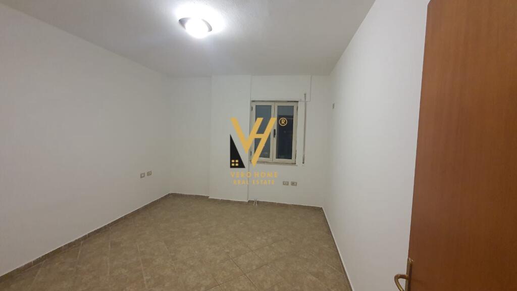 JEPET APARTAMENT 1+1 ME QIRA TE KOMUNA E PARISIT 50.000 LEKE