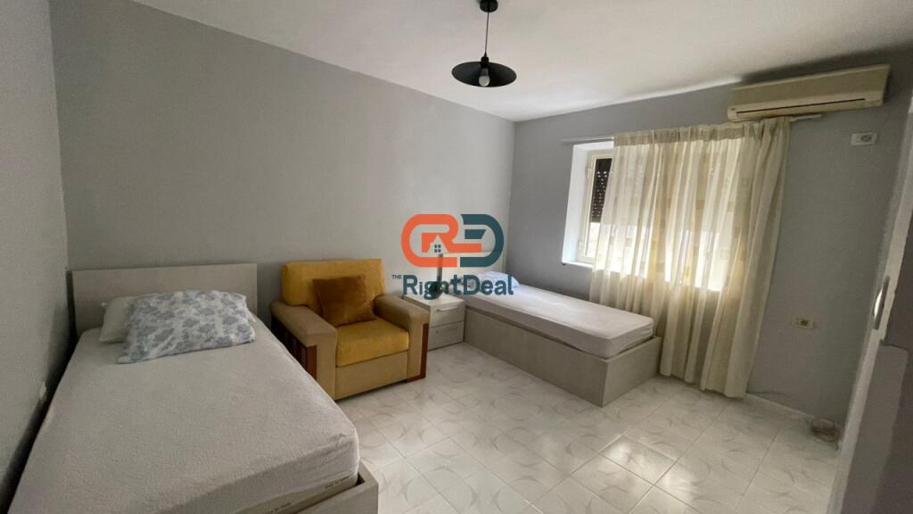Prane Shkolles Se Baletit, Jepet Me Qira Apartament 3+1, Me Lokacion Ideal!!