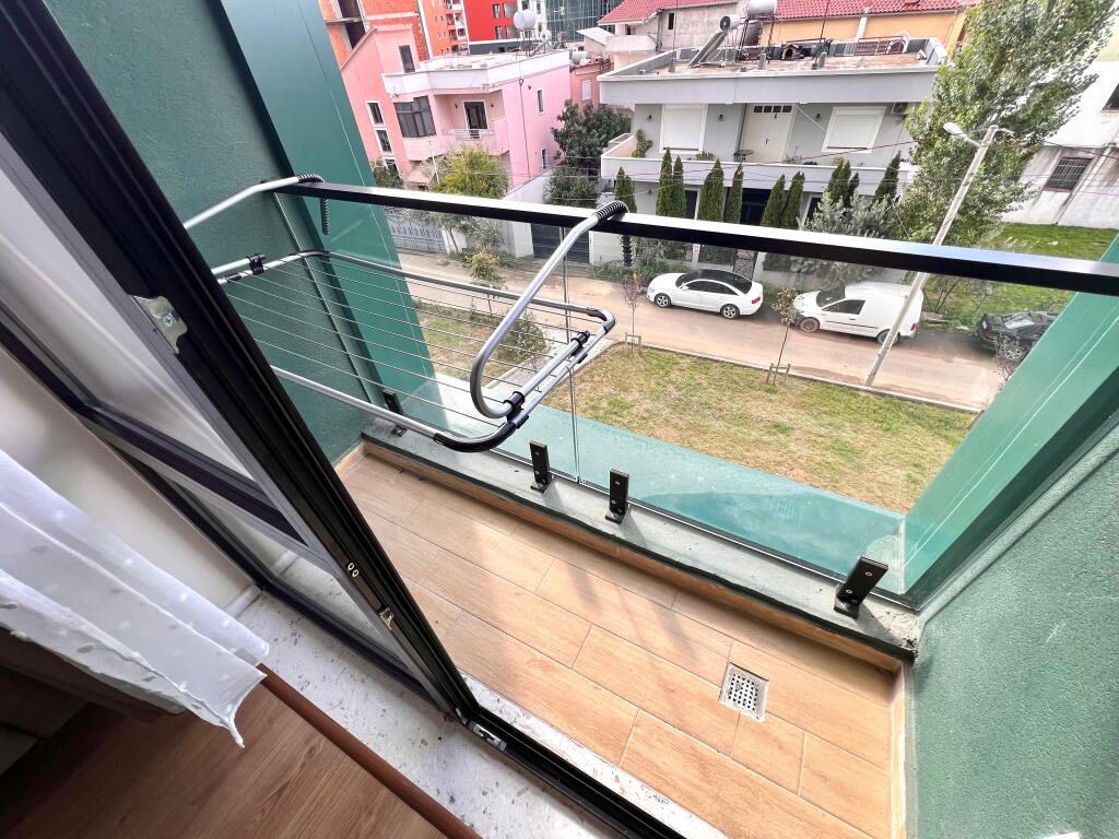 Jepet Me Qera: 1+1 &Ballkon +Post Parkimi 📍Bulevardi i Ri - Kompl. i 2025 (Rr. Filip Jano) 100% i Ri | 65,000Leke/Muaj