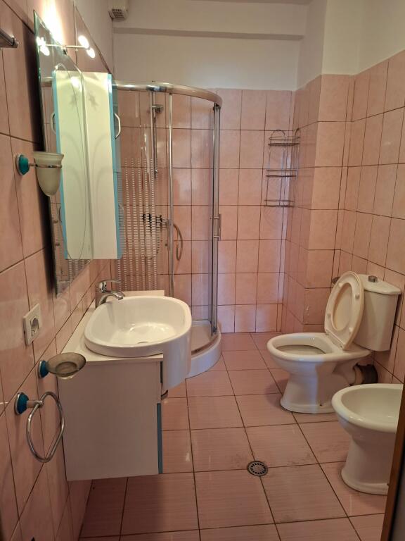 🏡 Yzberisht – Appartamento 2+1 con parcheggio in affitto